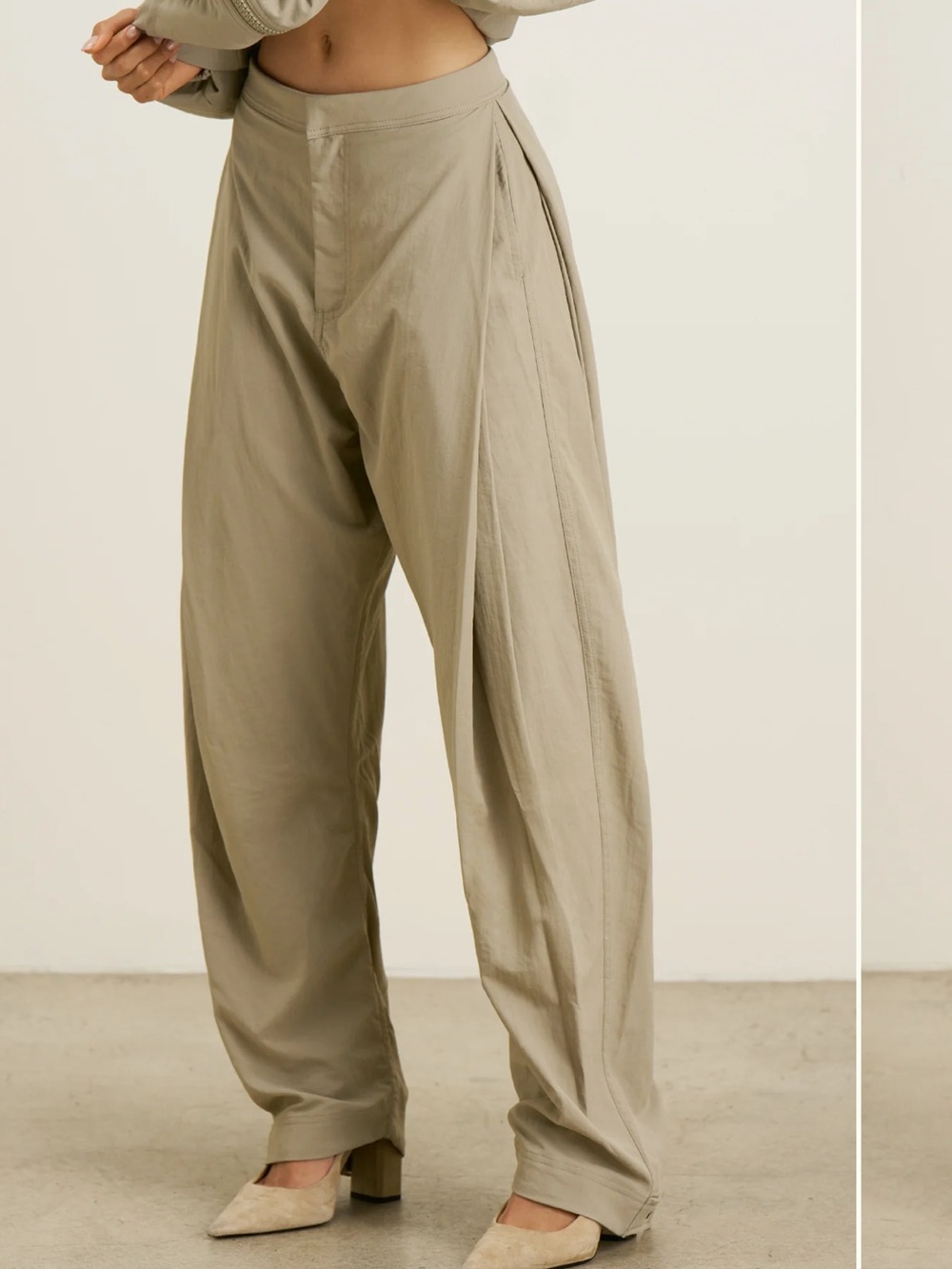 JOAH BROWN BARREL PANT IN DESERT SAGE, SIZE SMALL